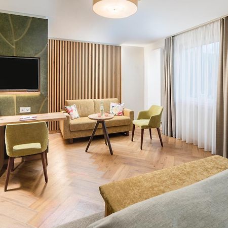 Parkhotel Gueldene Berge Weißenfels Esterno foto