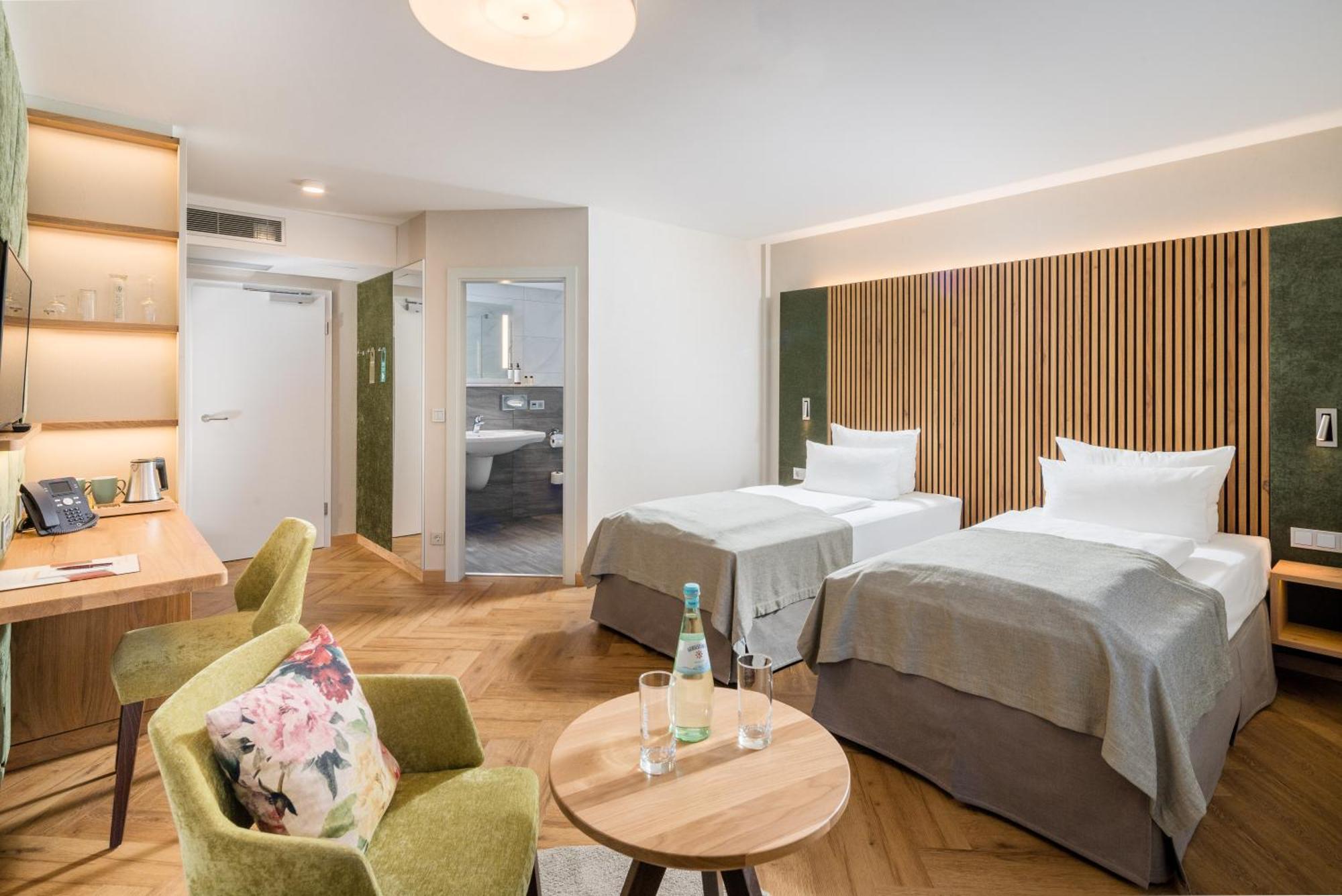Parkhotel Gueldene Berge Weißenfels Esterno foto
