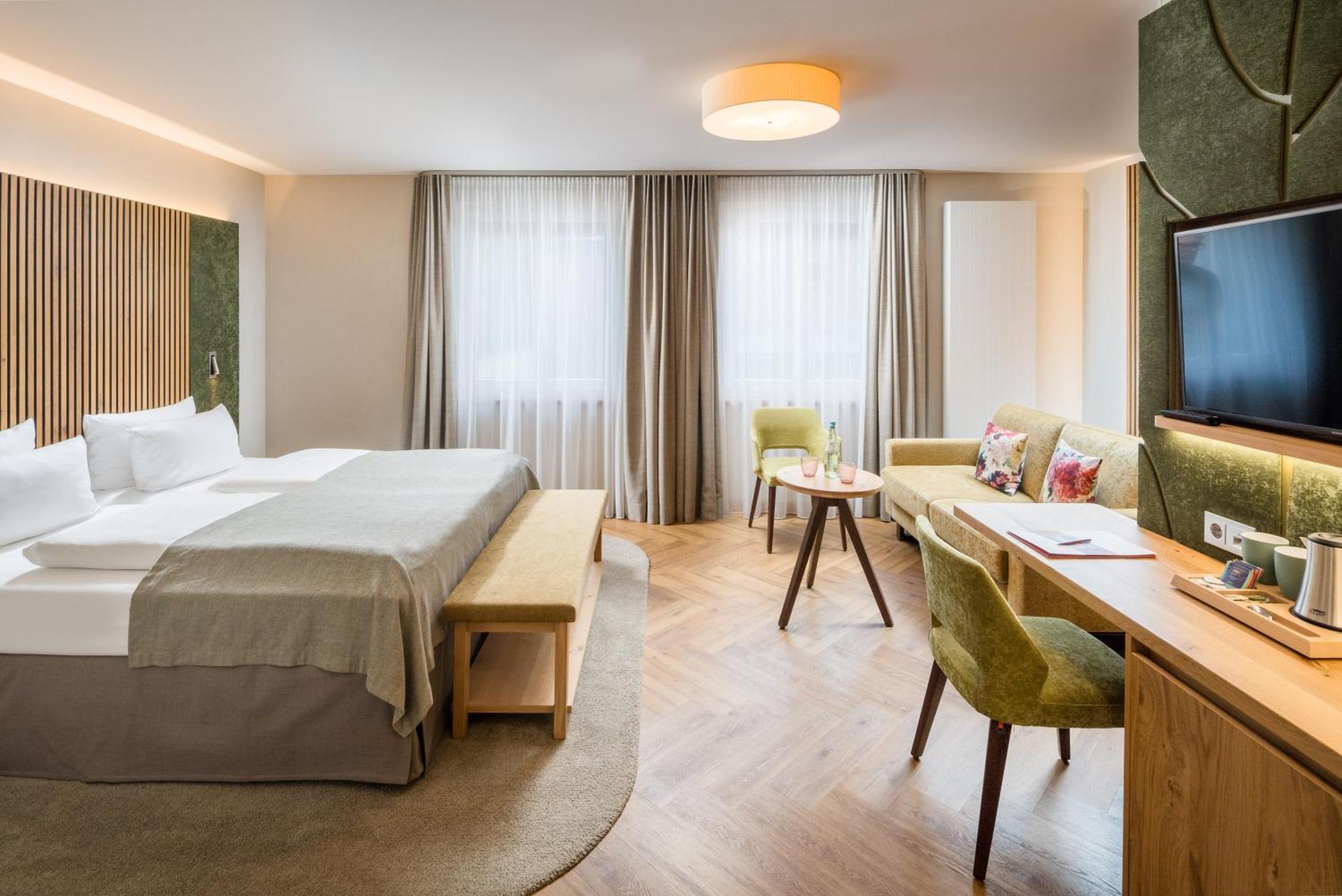 Parkhotel Gueldene Berge Weißenfels Esterno foto