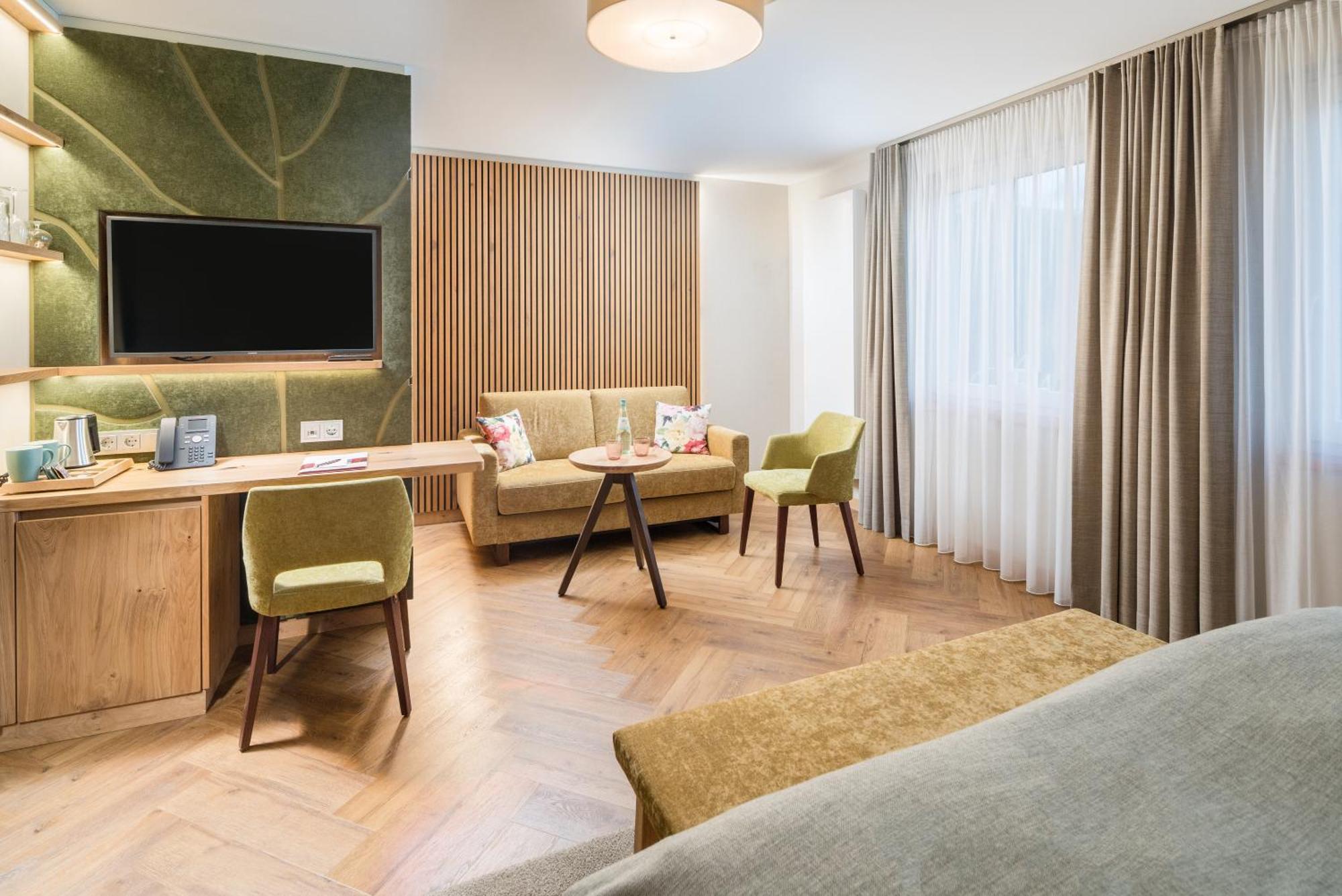 Parkhotel Gueldene Berge Weißenfels Esterno foto