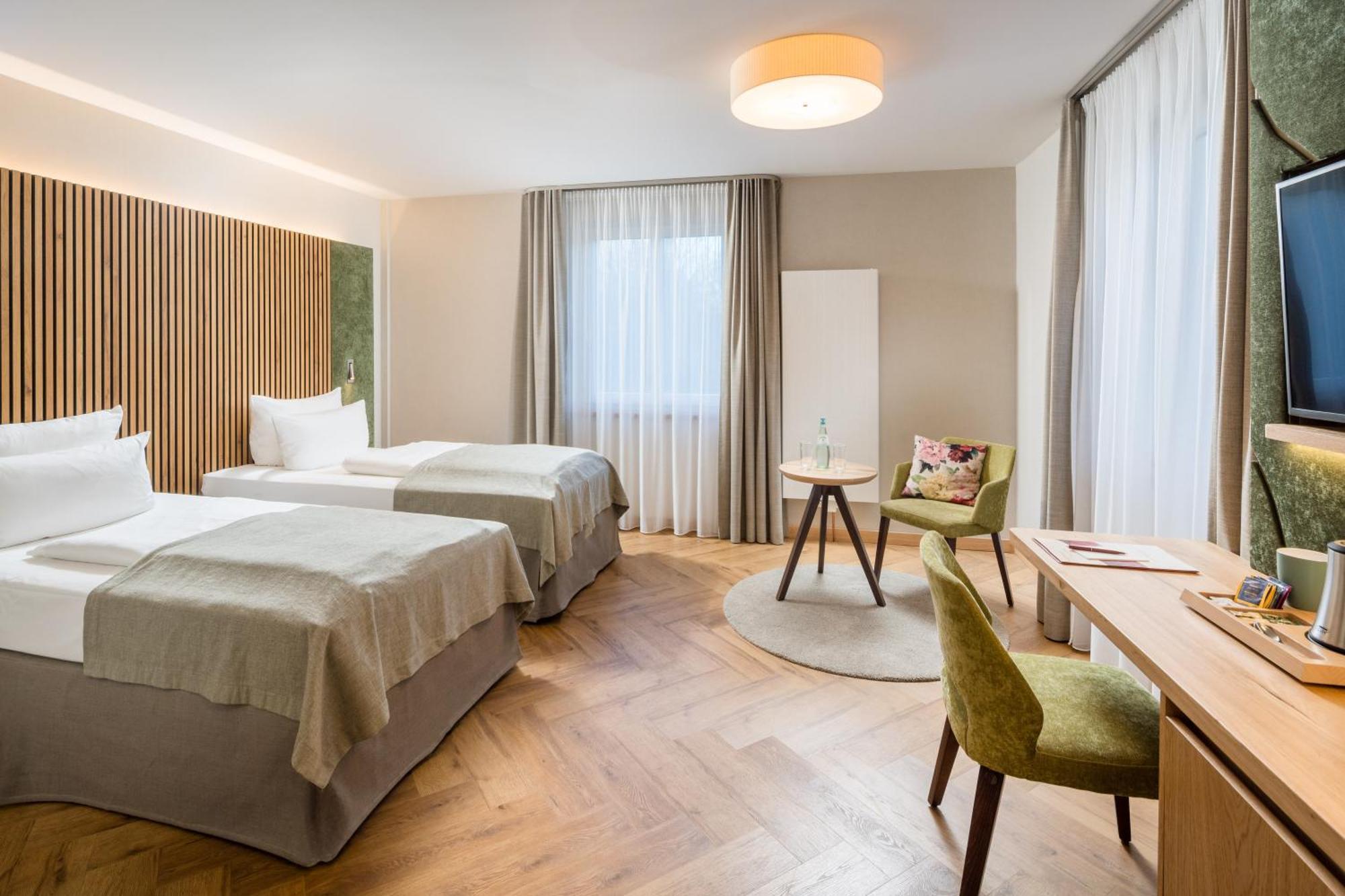Parkhotel Gueldene Berge Weißenfels Esterno foto