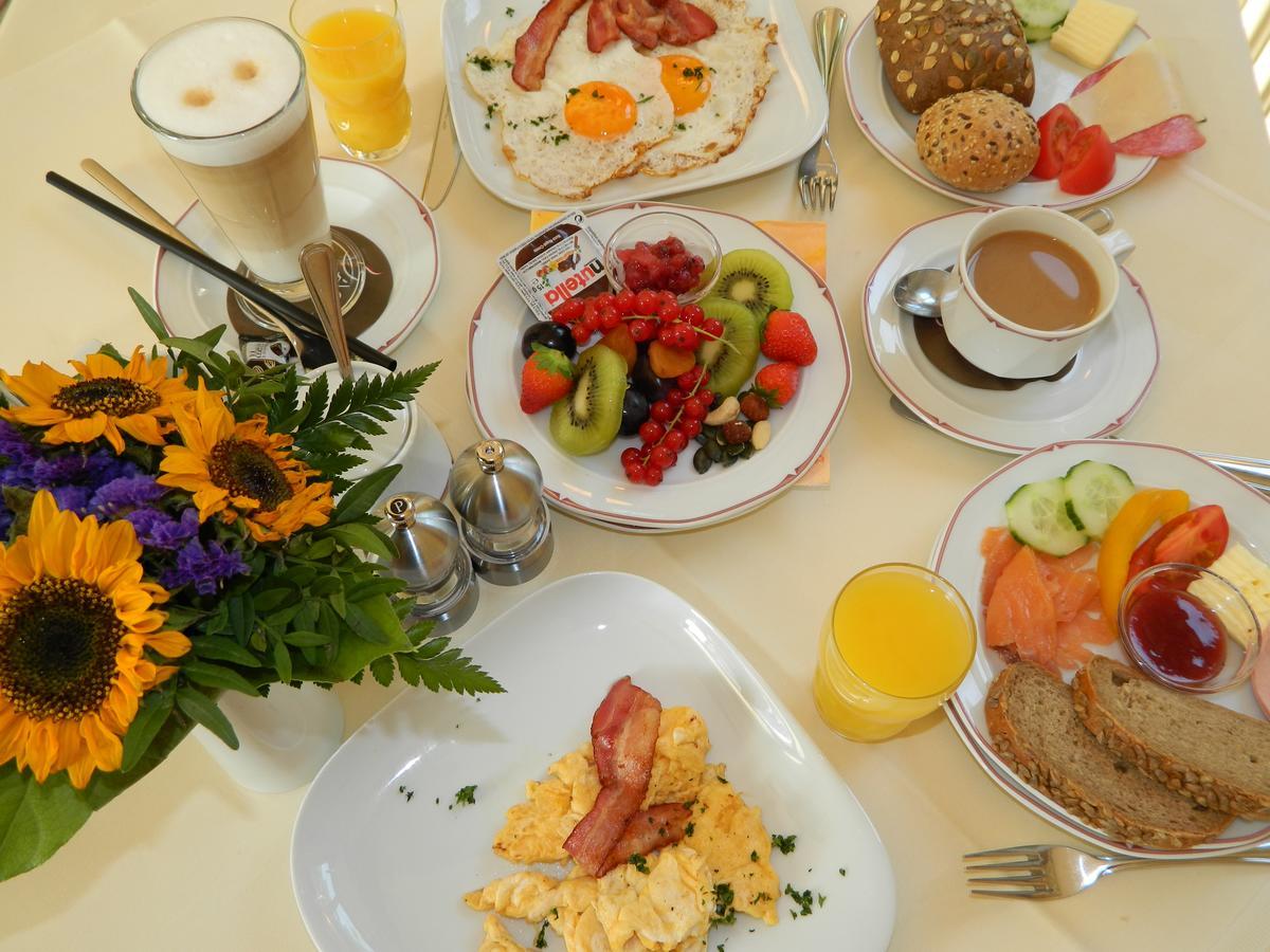 Parkhotel Gueldene Berge Weißenfels Esterno foto